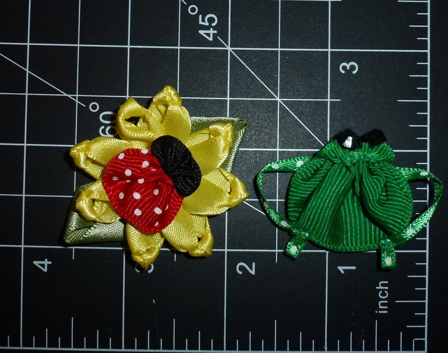 Puppy Dog Bows ladybug daisy flower frog ribbon sculpture pet hair show bow barrettes or bands (FB188e)