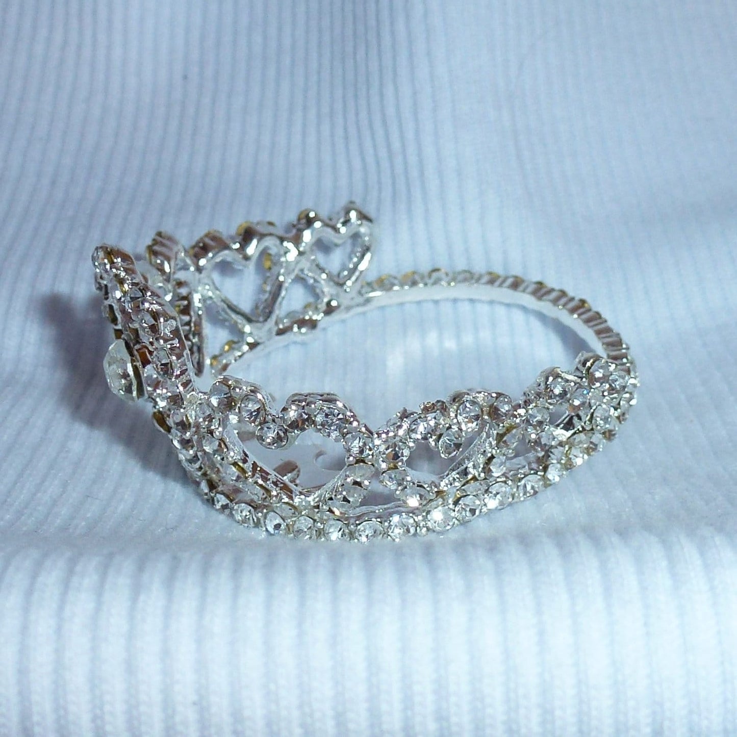 Puppy Bows ~ ADORABLE 3D silver full round tiara for dogs pet hair crown beauty pageant barrette (heart)