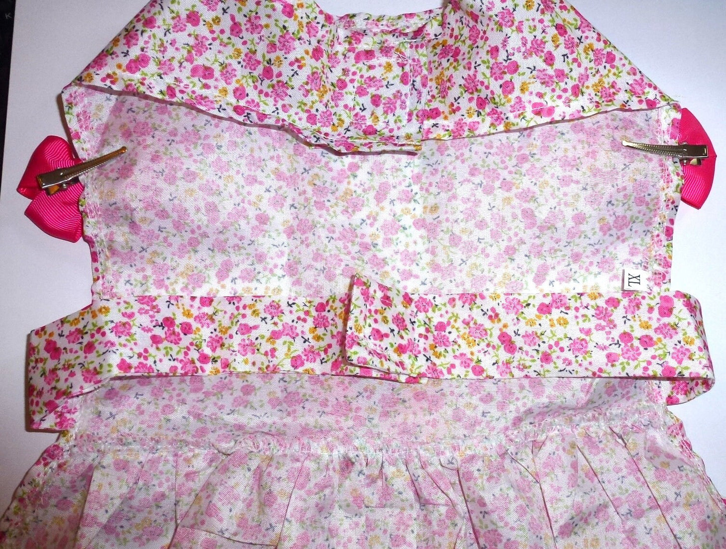 Pink daisy dog dress size XL 22" chest with matching hair bows (P10A)