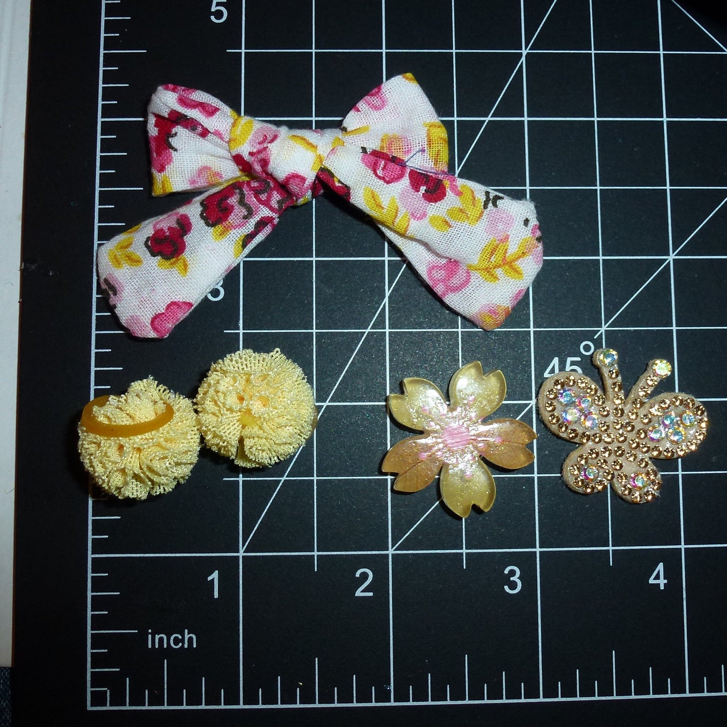 Puppy Bows ~ Fun yellow summer sun 5 piece set pet hair bow latex bands (fb189C)