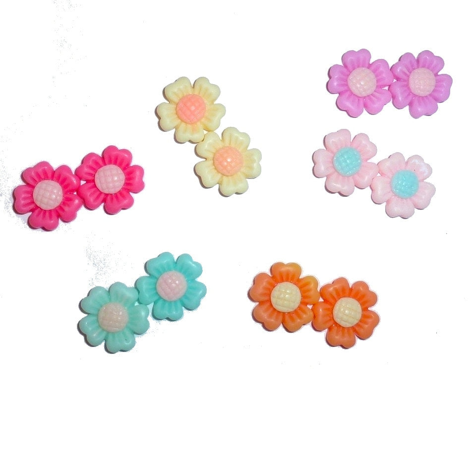 Puppy Dog Bows ~ Tiny quilted daisy flower plastic puppy clips pet hair bow barrettes (fb208W)