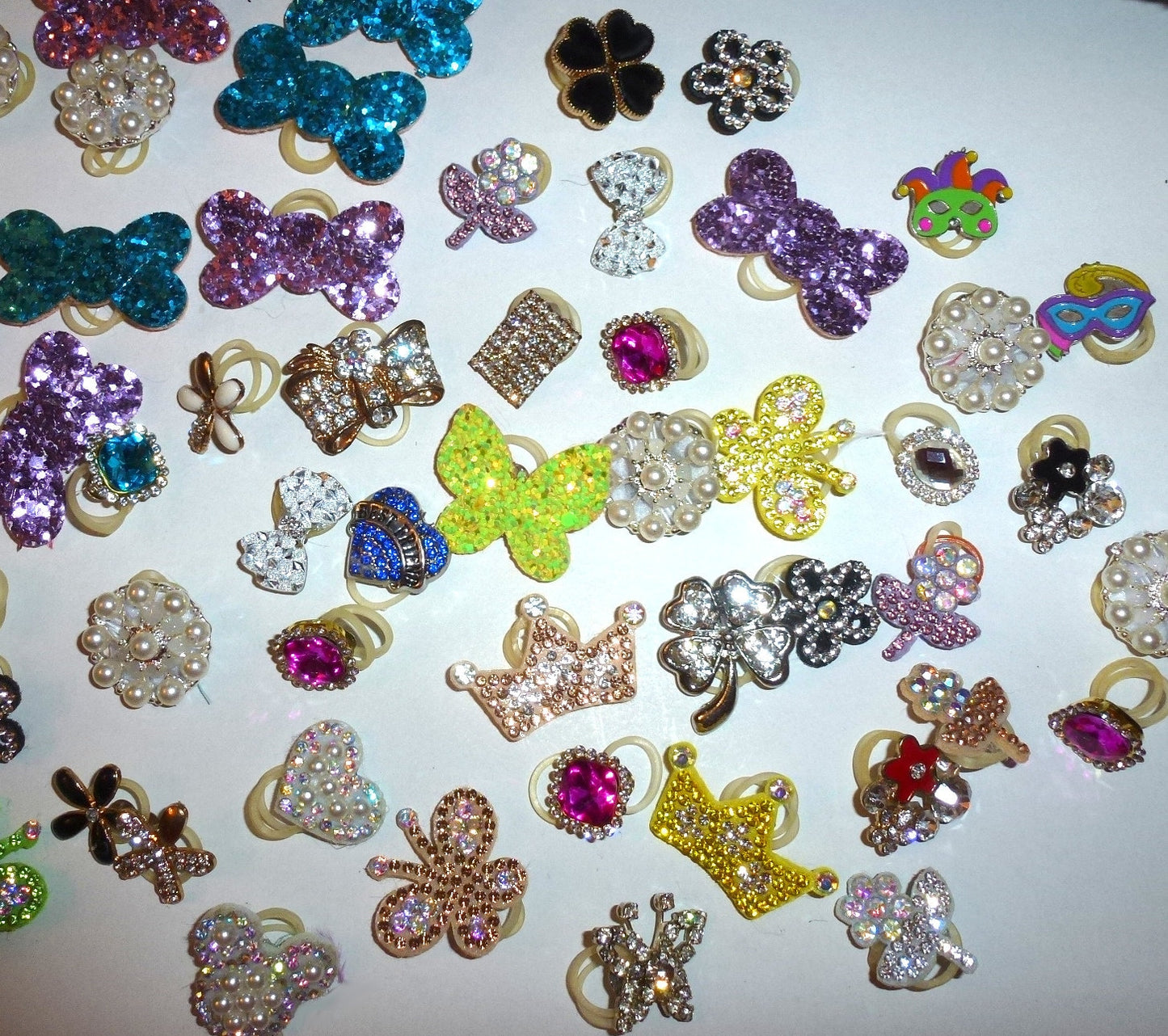 Puppy Bows ~ 75 assorted rhinestone, glitter, pearl topped dog grooming items with latex bands