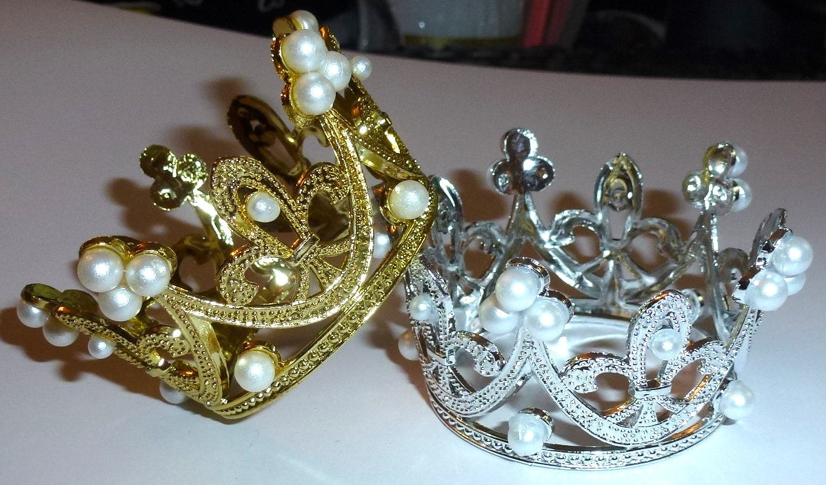 Puppy Bows ~ 3D silver or pearl tiara crown dog bow pet head strap (FB328)