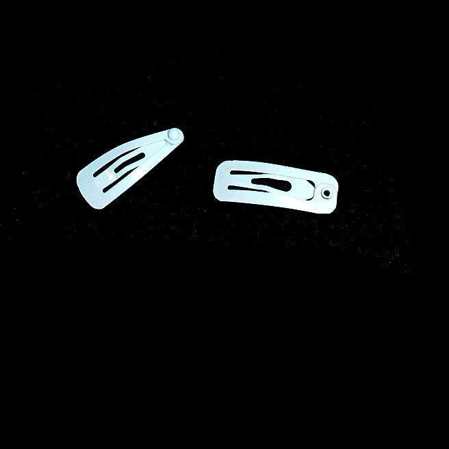Puppy bows ~ barrette snap clip white tiny rectangle or triangle shape bow pet hairclip (fb15g)
