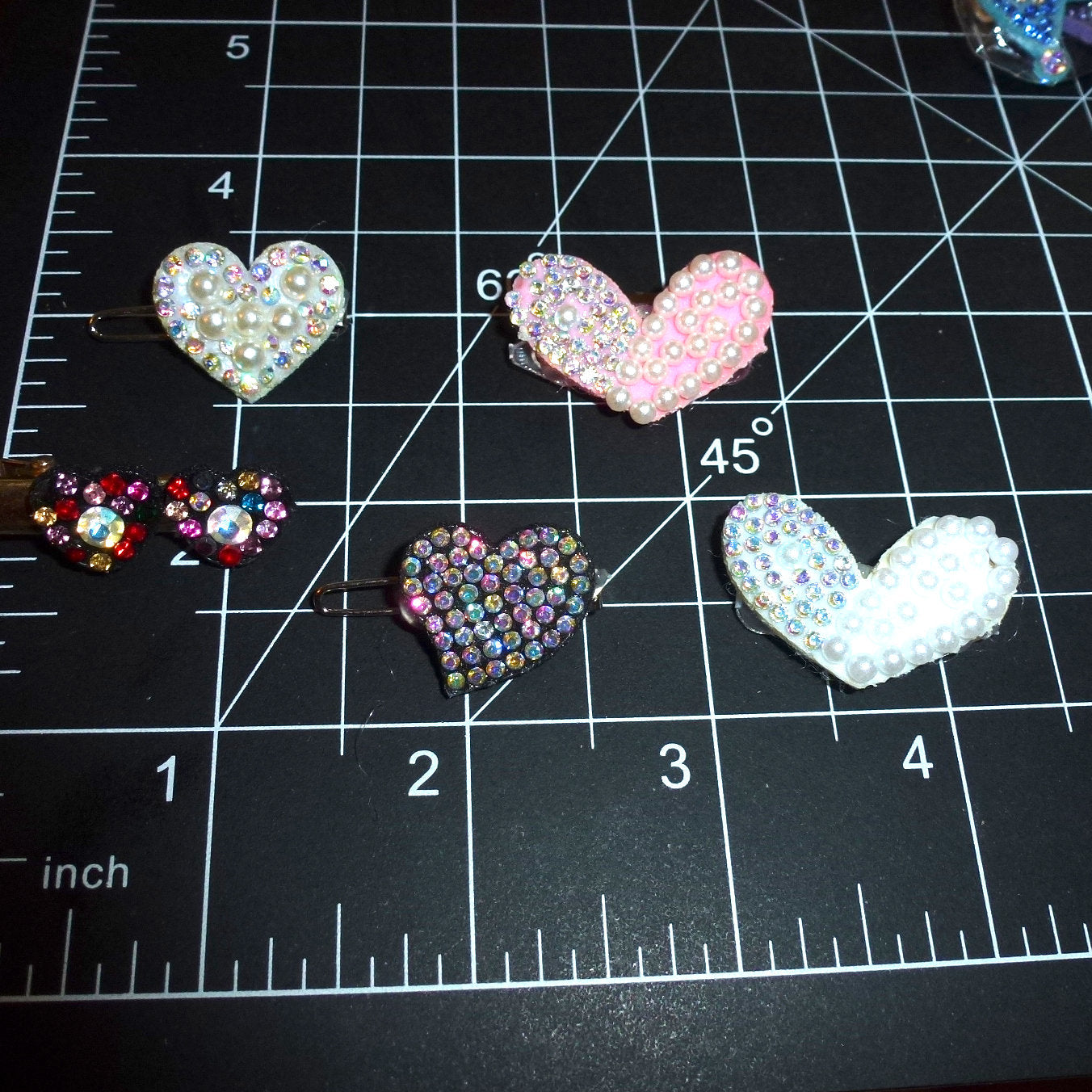 Puppy Bows ~  rhinestone colored hearts small  under 1" pet hair bow  - (fb403)