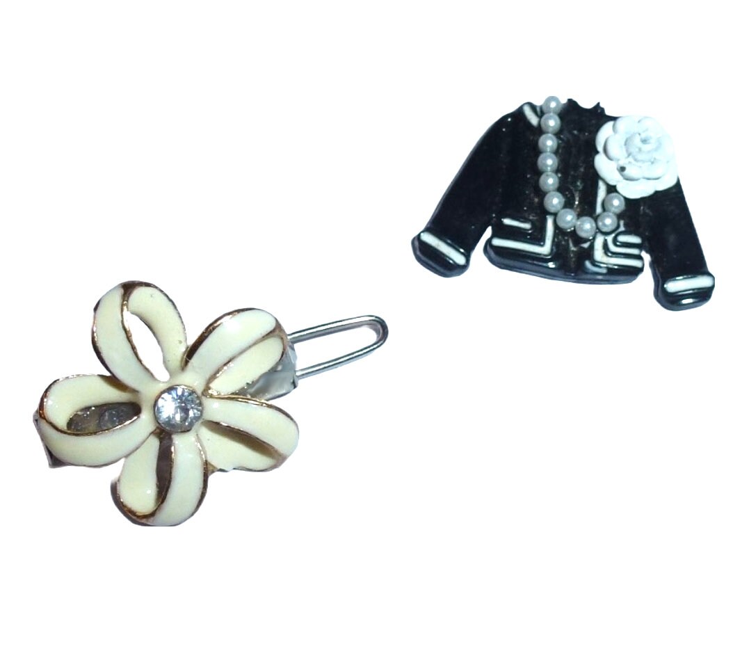 Dog Bows ~ swirly flower Wee super tiny bow less than 1" pet hair barrette clip (fb411E)